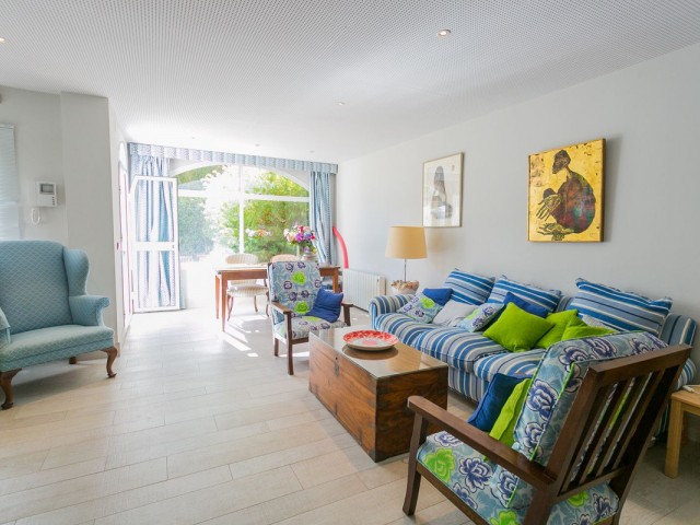 Appartement avec 3 Chambres  à Guadalmina Baja