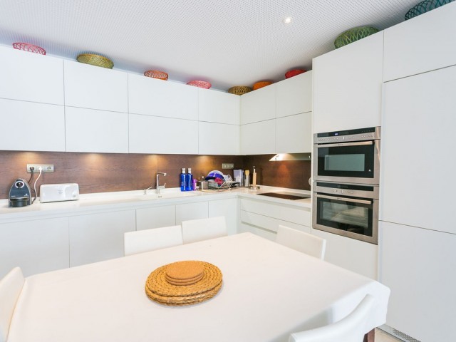 Appartement avec 3 Chambres  à Guadalmina Baja