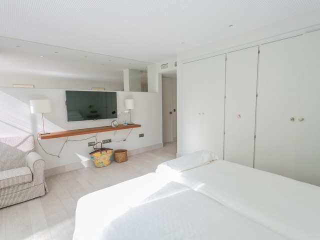 Appartement avec 3 Chambres  à Guadalmina Baja