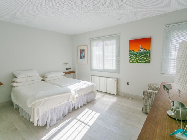 Appartement avec 3 Chambres  à Guadalmina Baja