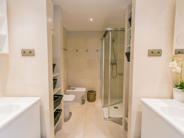 Appartement avec 3 Chambres  à Guadalmina Baja