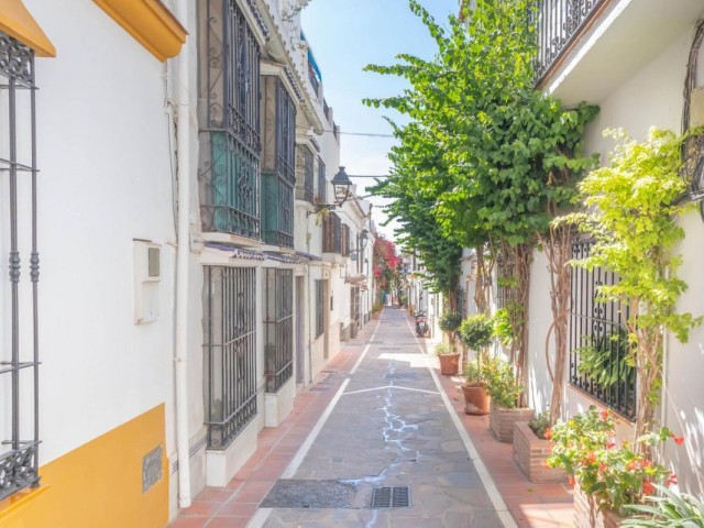 Maison mitoyenne avec 3 Chambres  à Marbella