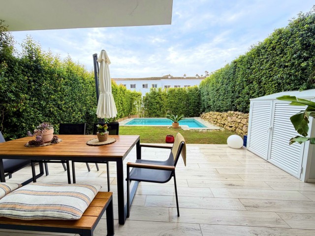 Maison mitoyenne avec 3 Chambres  à San Roque