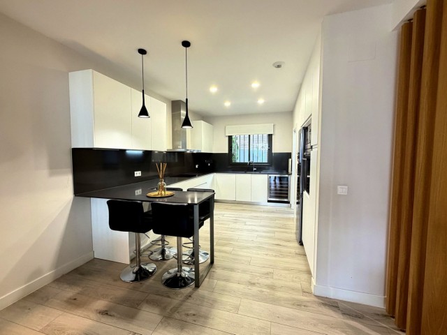 Maison mitoyenne avec 3 Chambres  à San Roque