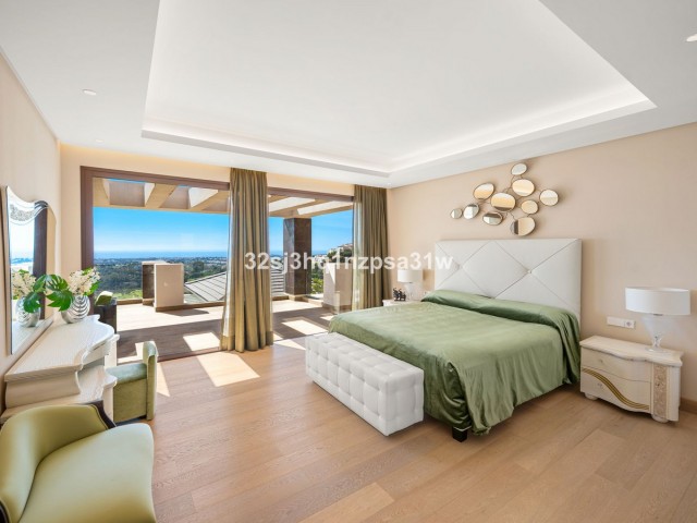 8 Sovrums Villa i Benahavís