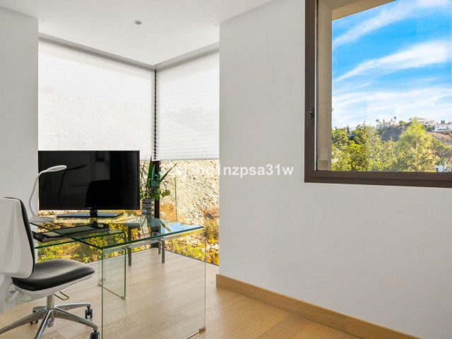 8 Sovrums Villa i Benahavís