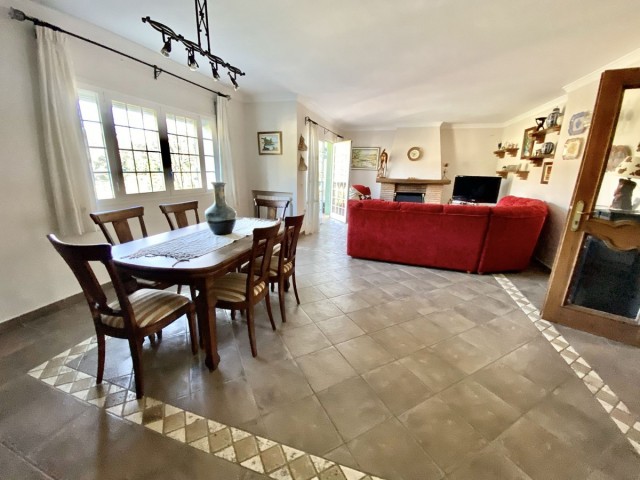 Villa avec 4 Chambres  à Benahavís