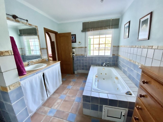 Villa avec 4 Chambres  à Benahavís