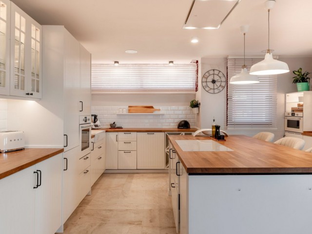 4 Bedrooms Townhouse in El Paraiso