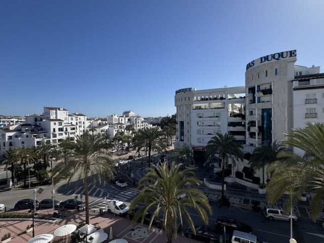 3 Bedrooms Apartment in Puerto Banús