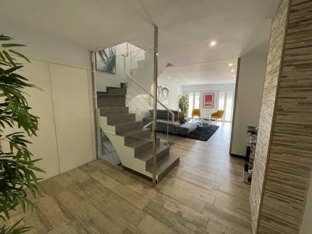 2 Bedrooms Townhouse in Nueva Andalucía