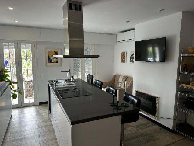 2 Bedrooms Townhouse in Nueva Andalucía