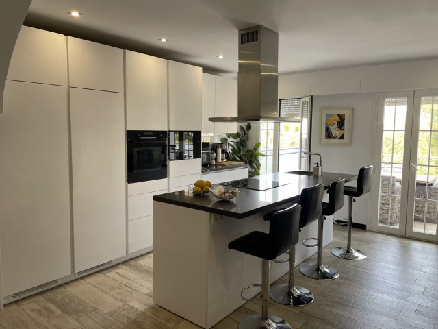 2 Bedrooms Townhouse in Nueva Andalucía