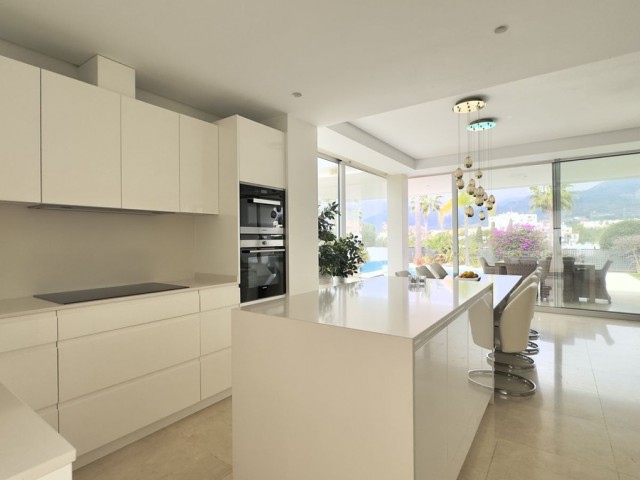 3 Makuuhuoneen Huvila Río Real