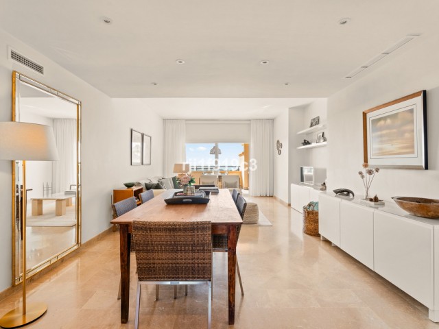 2 Bedrooms Apartment in Elviria