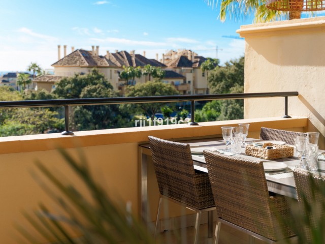 2 Bedrooms Apartment in Elviria