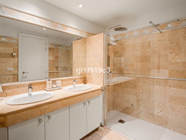 2 Schlafzimmer Apartment in Elviria