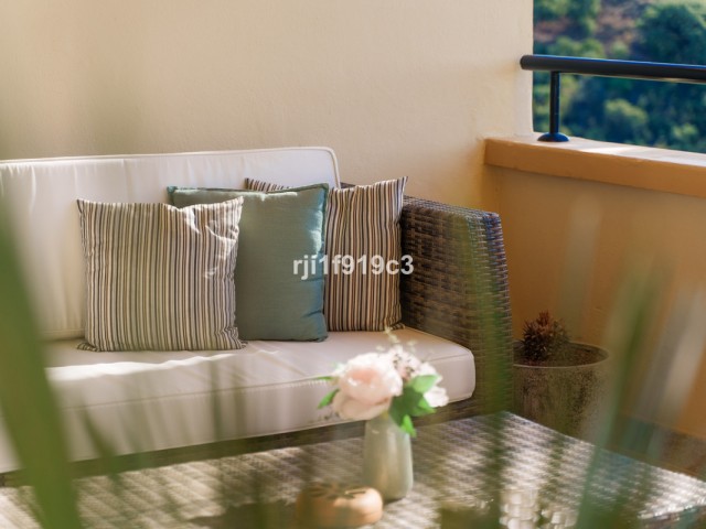 2 Bedrooms Apartment in Elviria