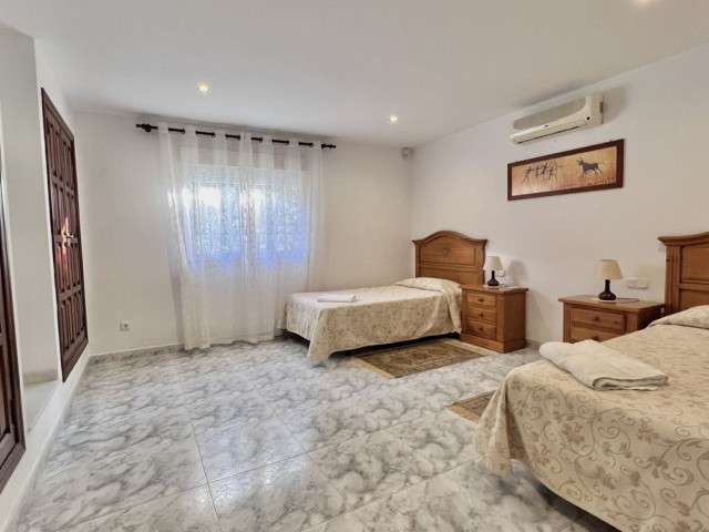 4 Bedrooms Villa in Guadalmina Alta