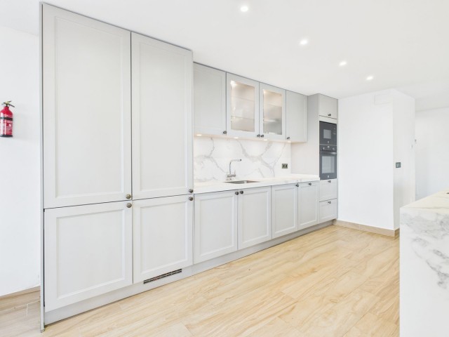 Apartamento con 3 Dormitorios  en La Duquesa