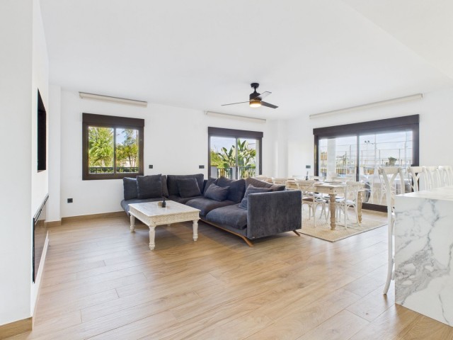 Apartamento con 3 Dormitorios  en La Duquesa