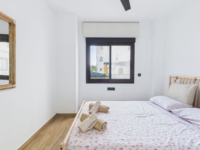 Apartamento con 3 Dormitorios  en La Duquesa