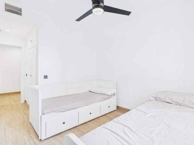 Apartamento con 3 Dormitorios  en La Duquesa