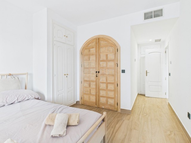 Apartamento con 3 Dormitorios  en La Duquesa