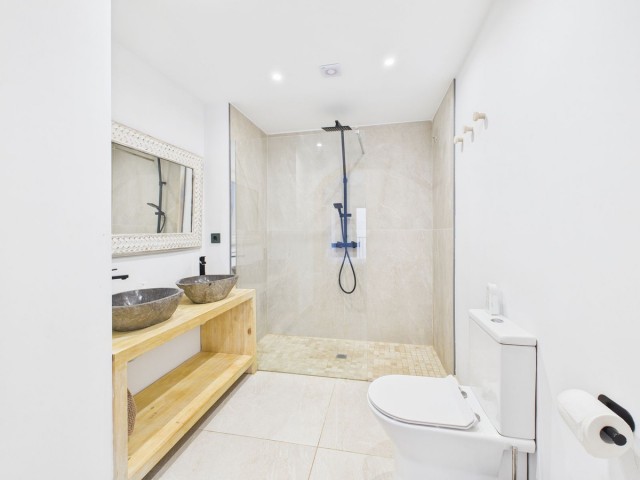 Apartamento con 3 Dormitorios  en La Duquesa