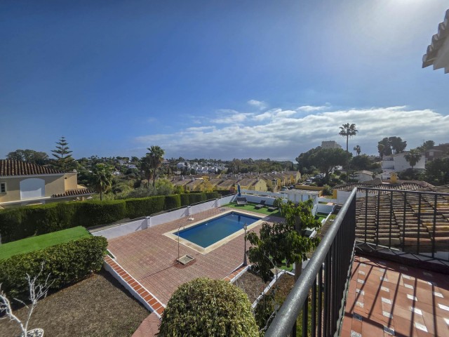 3 Bedrooms Villa in Estepona