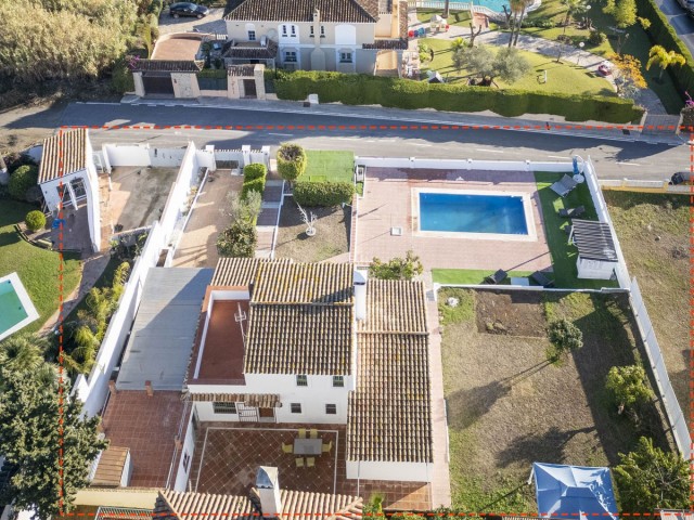 3 Bedrooms Villa in Estepona