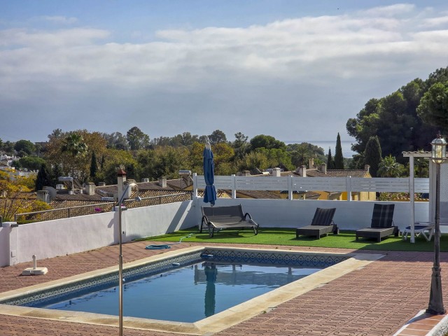 3 Bedrooms Villa in Estepona