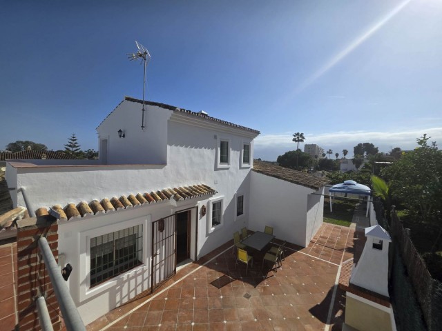 3 Bedrooms Villa in Estepona
