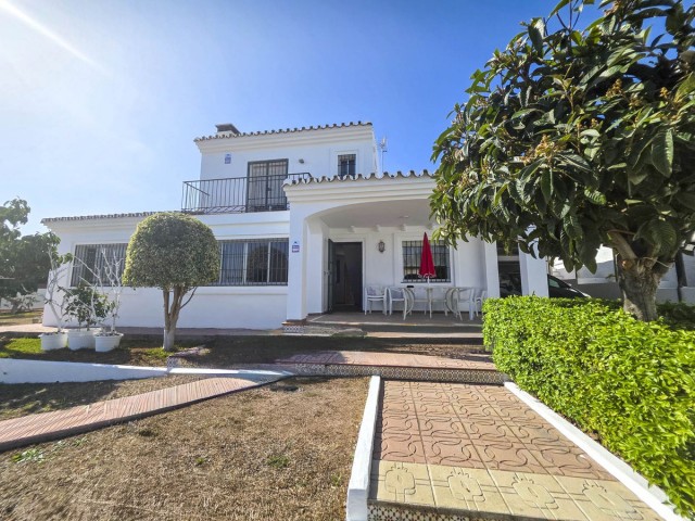 3 Bedrooms Villa in Estepona