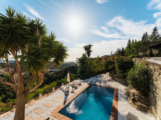 Villa avec 6 Chambres  à El Madroñal