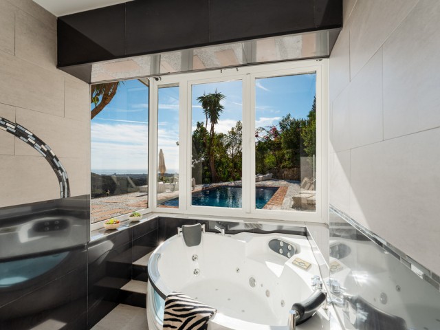 6 Makuuhuoneen Huvila El Madroñal