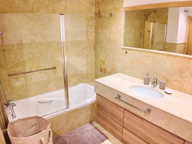 Appartement avec 3 Chambres  à Marbella