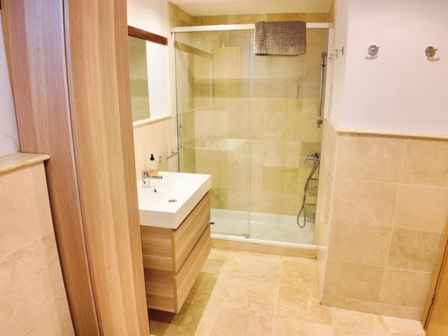 Appartement avec 3 Chambres  à Marbella