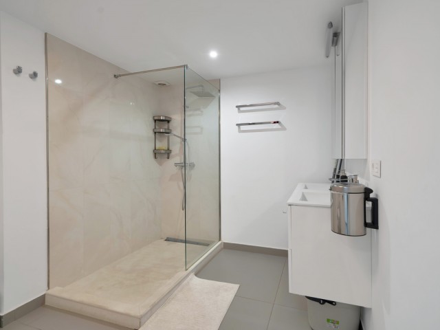 2 Sovrums Lägenhet i Marbella