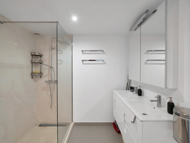 2 Sovrums Lägenhet i Marbella