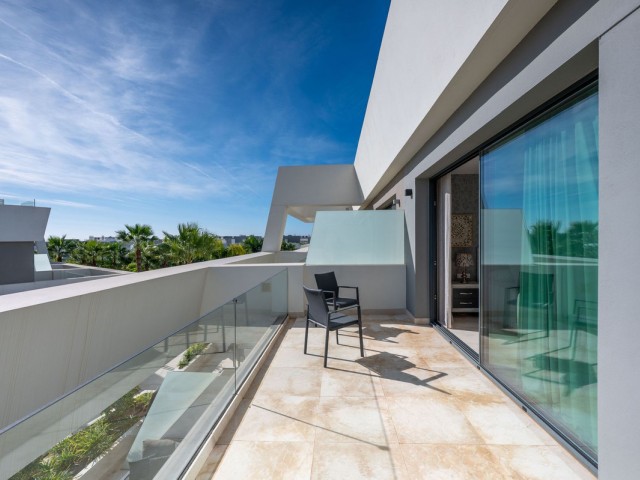 Maison mitoyenne avec 4 Chambres  à La Cala