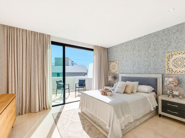 Maison mitoyenne avec 4 Chambres  à La Cala