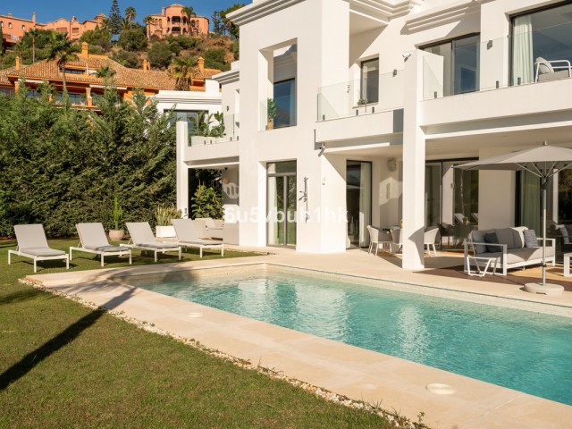 Villa avec 5 Chambres  à Monte Halcones