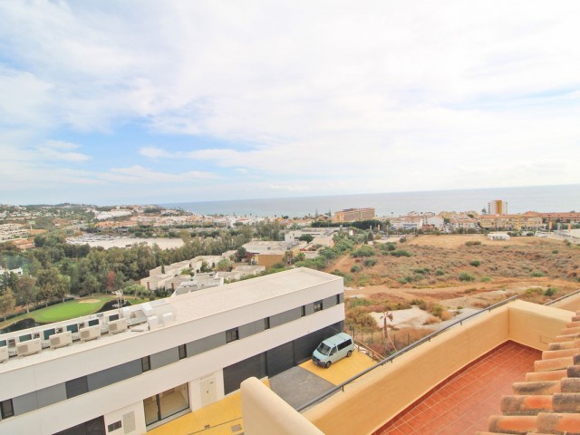 Maison mitoyenne avec 4 Chambres  à Mijas