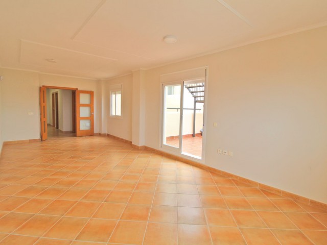 Maison mitoyenne avec 4 Chambres  à Mijas