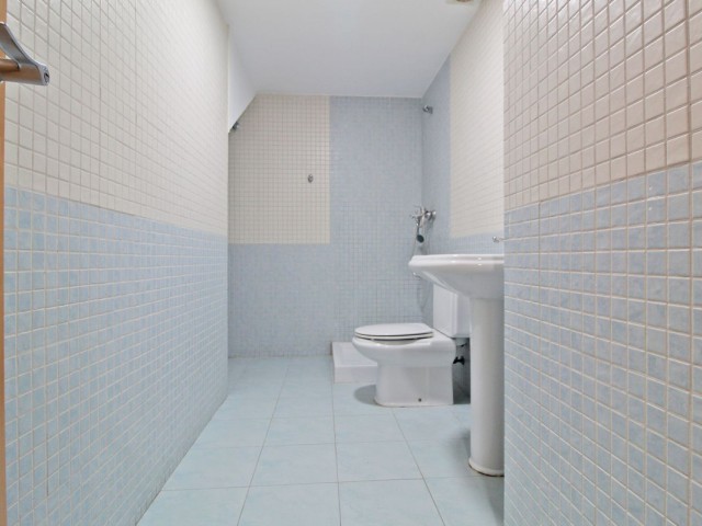 Maison mitoyenne avec 4 Chambres  à Mijas