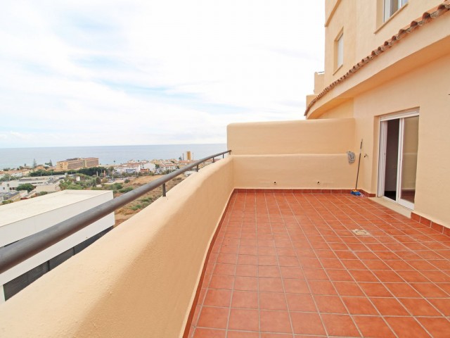 Maison mitoyenne avec 4 Chambres  à Mijas