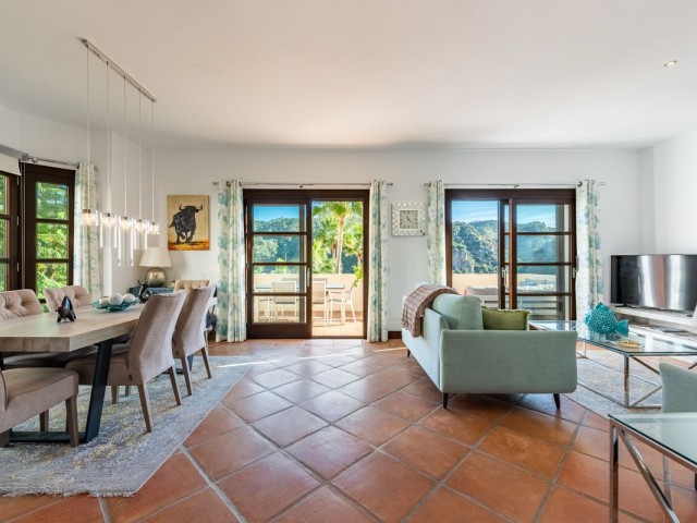 Maison mitoyenne avec 4 Chambres  à Benahavís