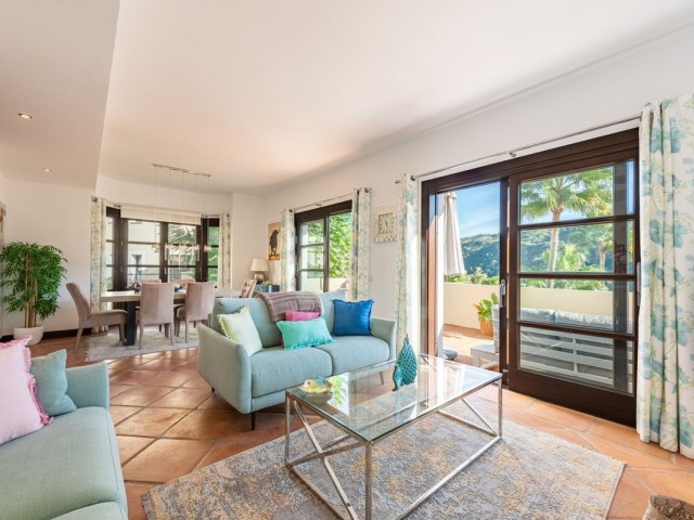 Maison mitoyenne avec 4 Chambres  à Benahavís