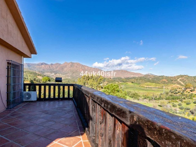 4 Bedrooms Villa in Mijas